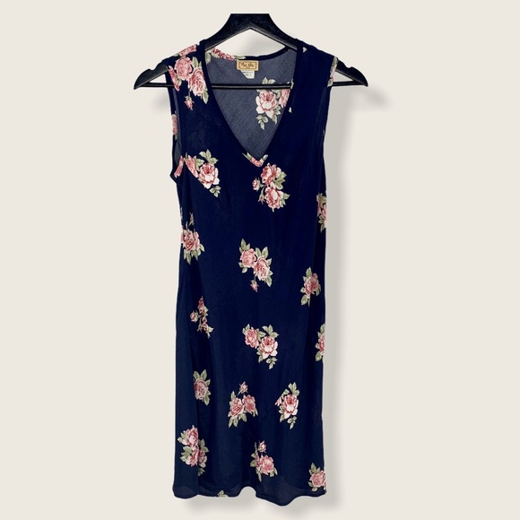 The Attic Floral Shift Dress - Picture 1 of 12